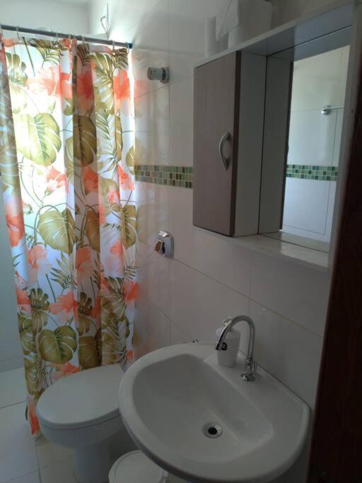 Casa Agradavel Em Camboriu Com Estacionamento No Patio Villa Bagian luar foto